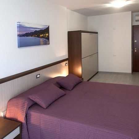 Locanda Brezza Marina Camera Quadrupla Finale Ligure Exterior foto